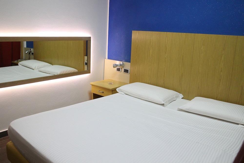 ורג'אטה Orange Motel מראה חיצוני תמונה