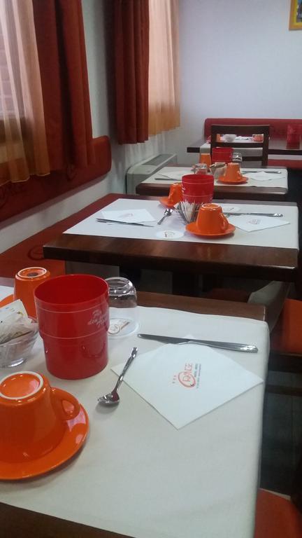 ורג'אטה Orange Motel מראה חיצוני תמונה