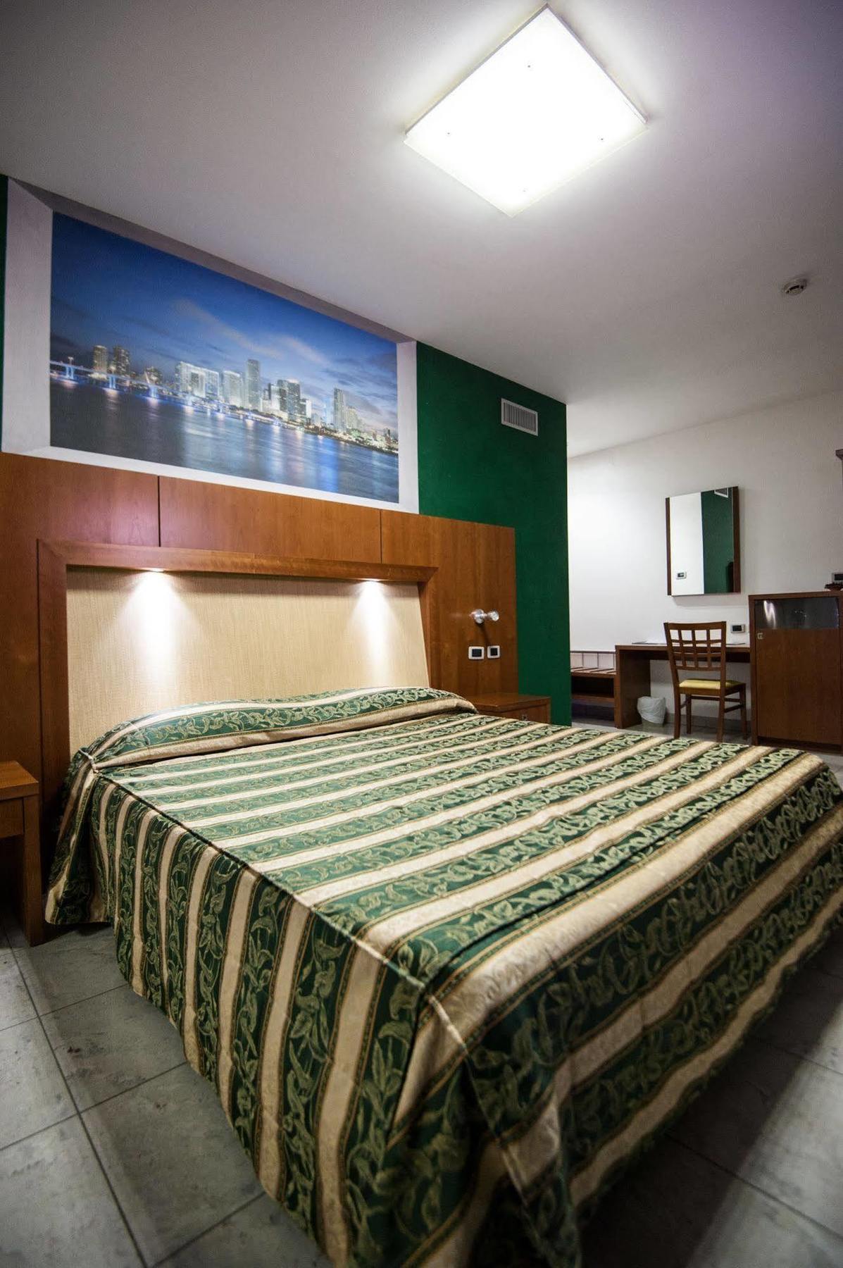 ורג'אטה Orange Motel מראה חיצוני תמונה