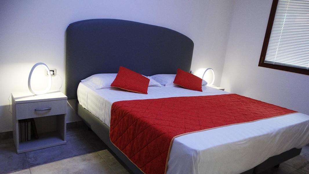 ורג'אטה Orange Motel מראה חיצוני תמונה